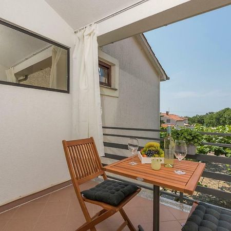 Apartment Green With Balcony Nova Vas  Dış mekan fotoğraf