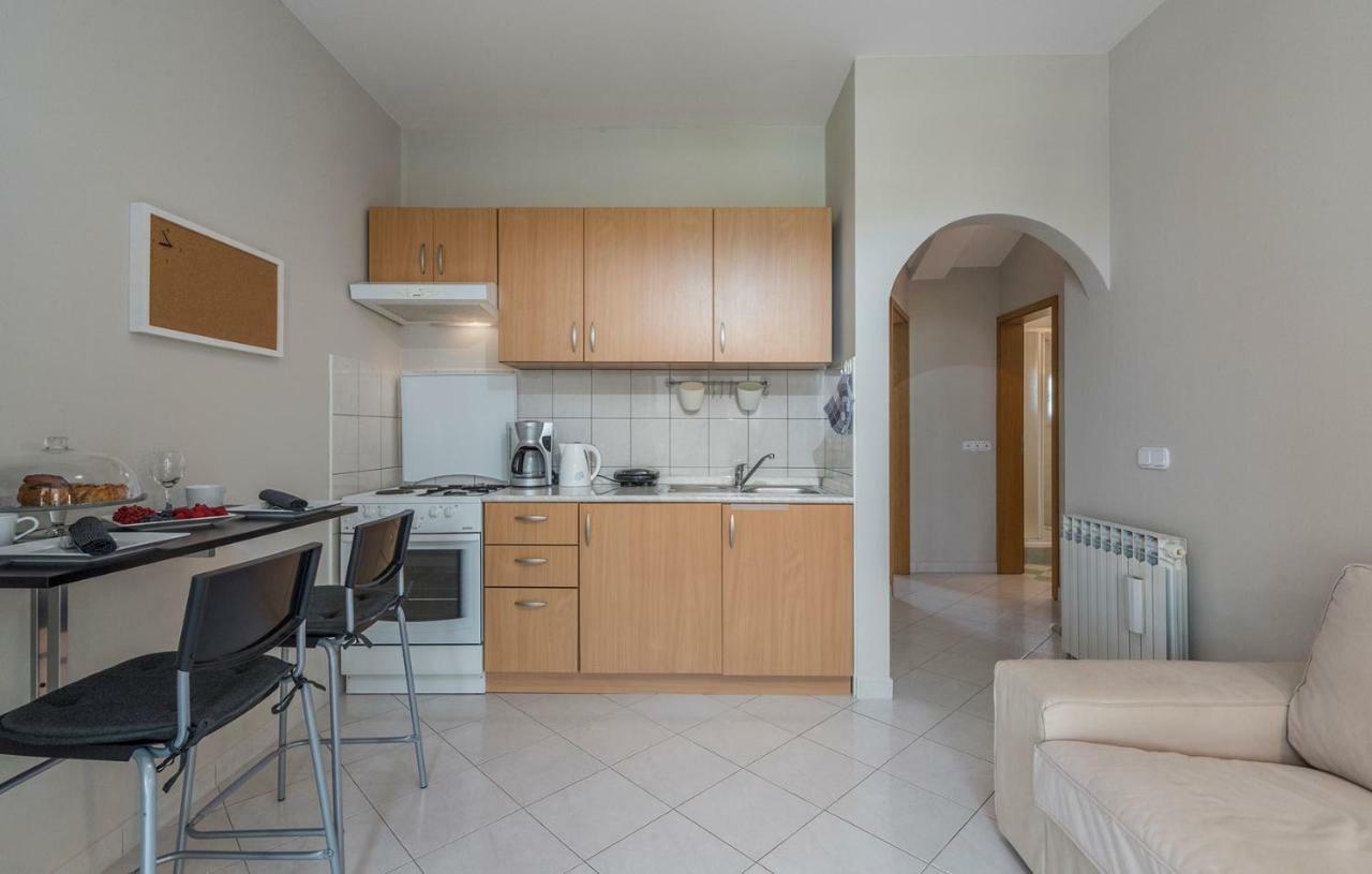 Apartment Green With Balcony Nova Vas  Dış mekan fotoğraf