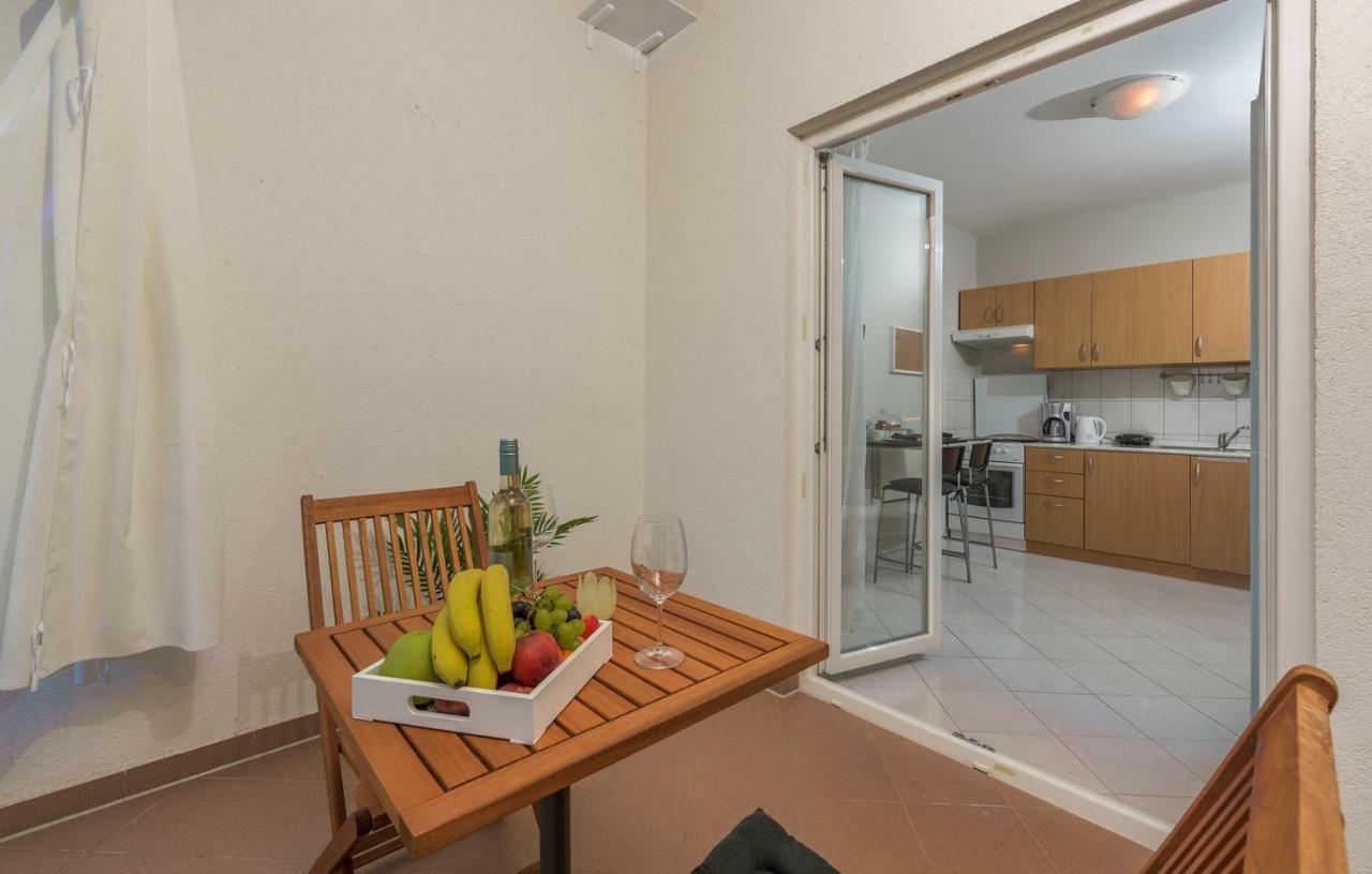 Apartment Green With Balcony Nova Vas  Dış mekan fotoğraf